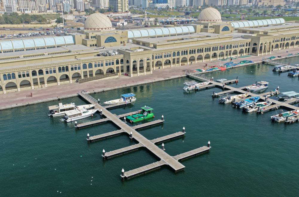 «أشغال الشارقة» تنشئ مراسي بحرية إضافية في الجبيل وخور الخان