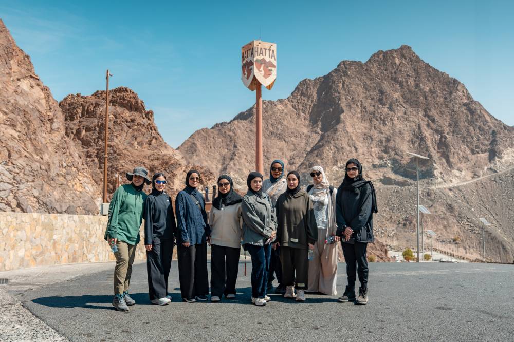 «دبي للمرأة» تطلق رحلة الصحة النفسية إلى حتّا لموظفات حكومة الإمارة