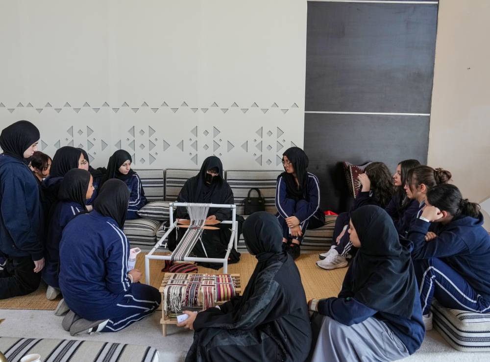 «أبوظبي للتراث» تختتم مشاركتها في «النالية»