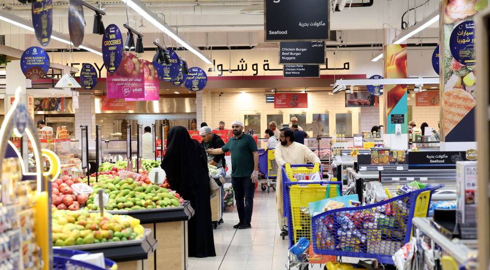 الازدحام الشرائي عشية رمضان ( تصوير : هيثم الخاتم )