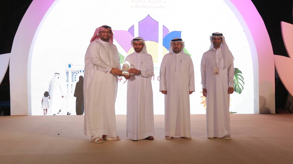 «محطات ثقافية» في معرض الزهور بكلباء