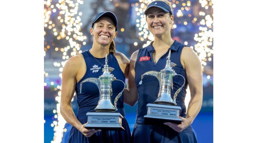 جابرييلا دابروفسكي والبرازيلية لويزا ستيفاني