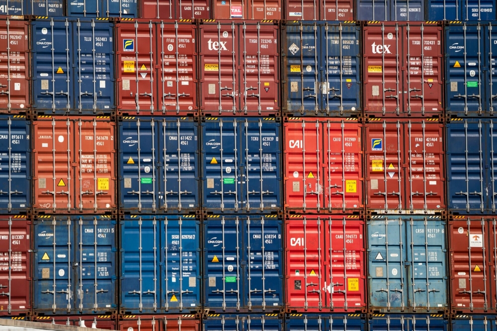 حاويات في ميناء أمريكي