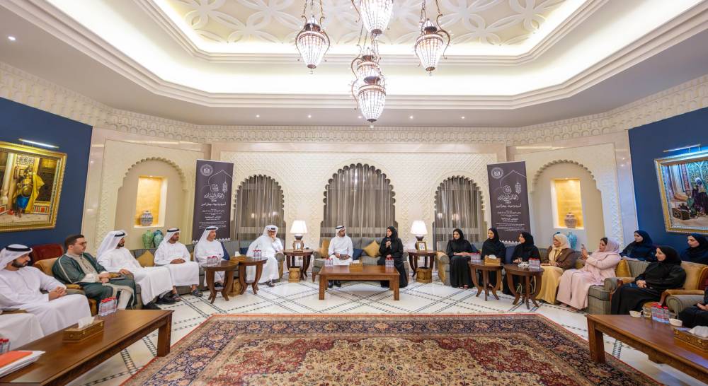 الحوار الأسري خط الدفاع الأول ضد الانحرافات