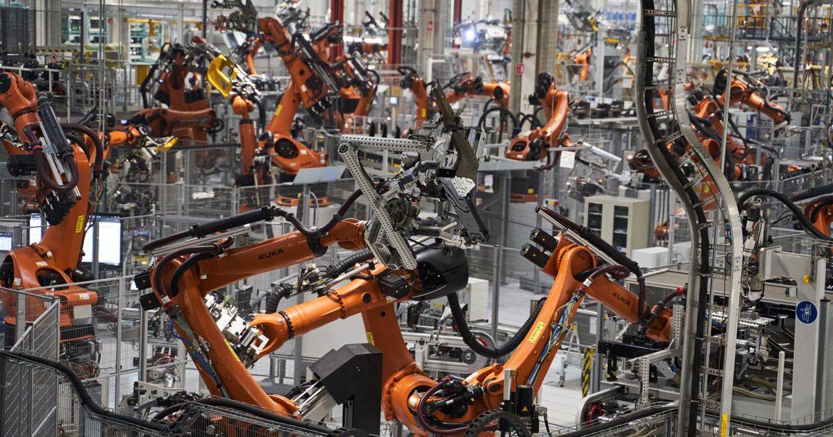 تحذيرات من إحلال البشر بـ4 مليارات روبوت