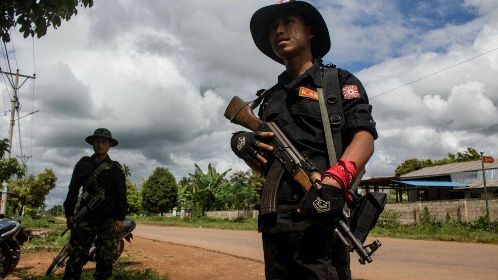 17 قتيلاً في غارة جوية نفذها جيش ميانمار على سوق