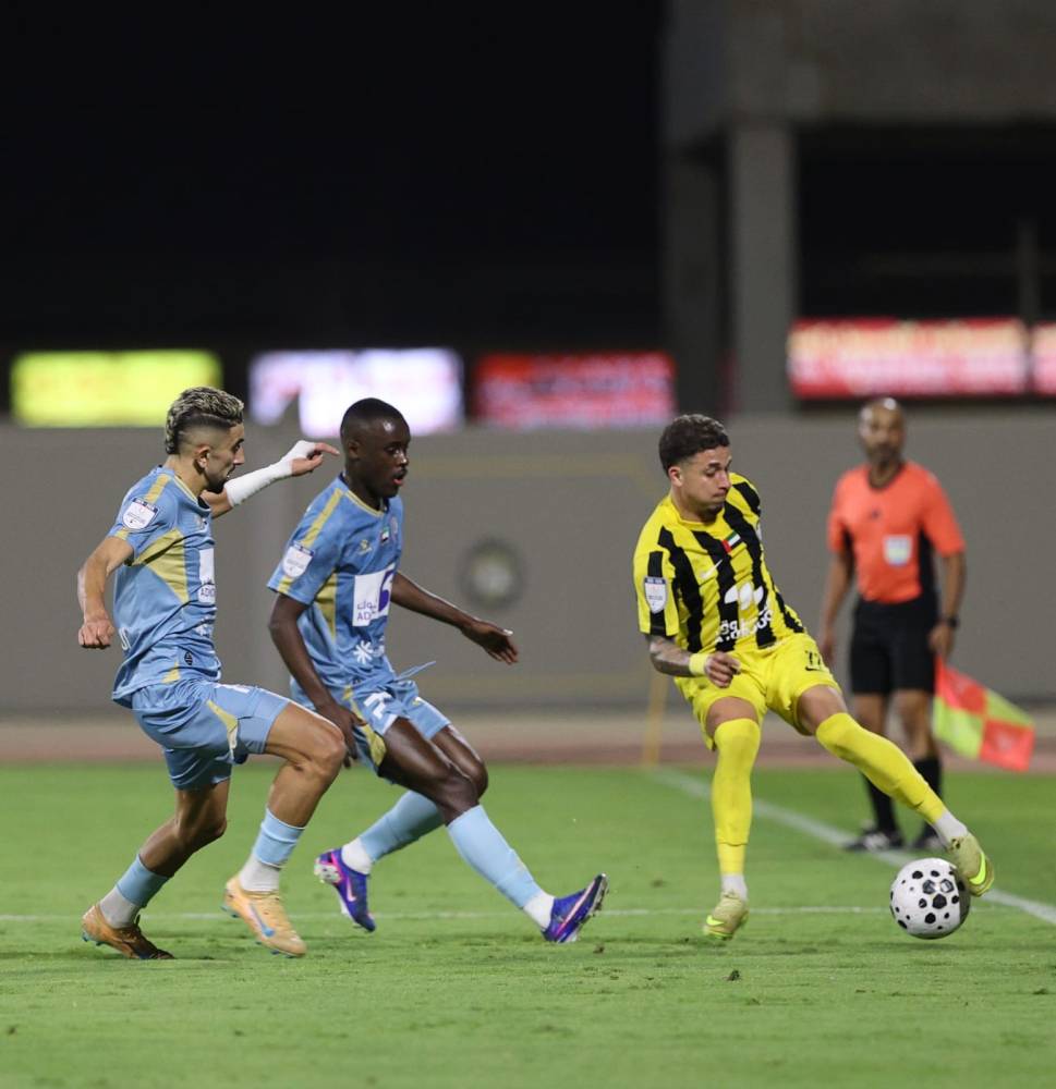 من مباراة كلباء والظفرة