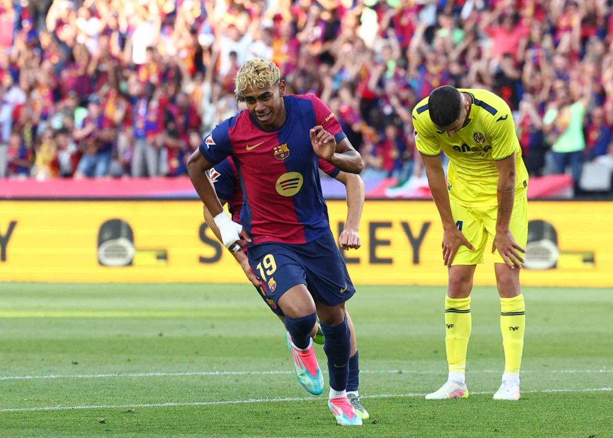 لامين خلال مباراة سابقة بين برشلونة وفياريال