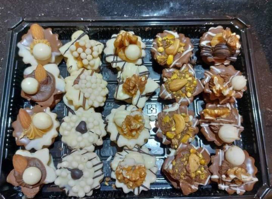 كوب ماء يمنع الصائم من الإفراط في تناول الحلويات