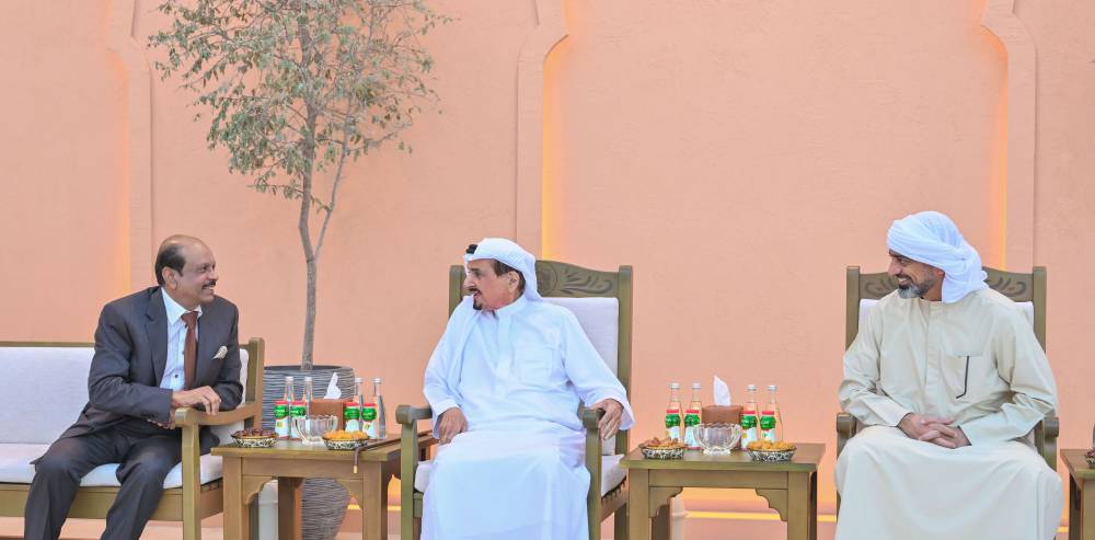 النعيمي وعمار بن حميد يتقبلان التهاني من يوسف علي 