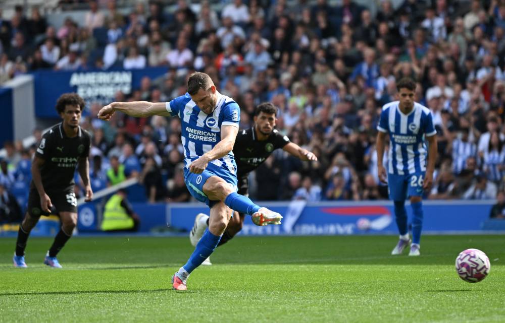 ميلنر يواصل اللعب بسن الـ40 