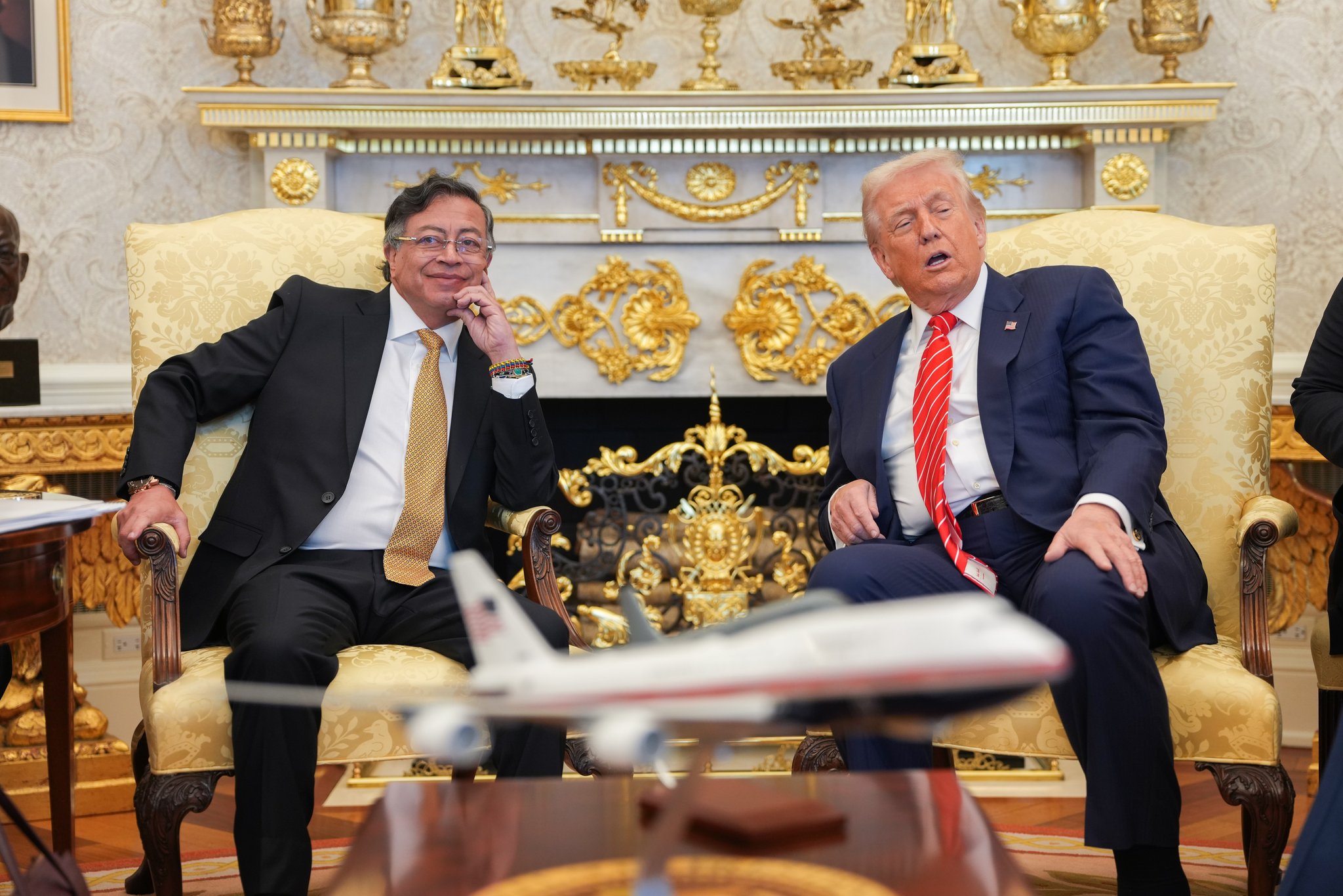 الرئيسان الأميركي والكولومبي يشيدان بلقائهما عقب خلافات حادة