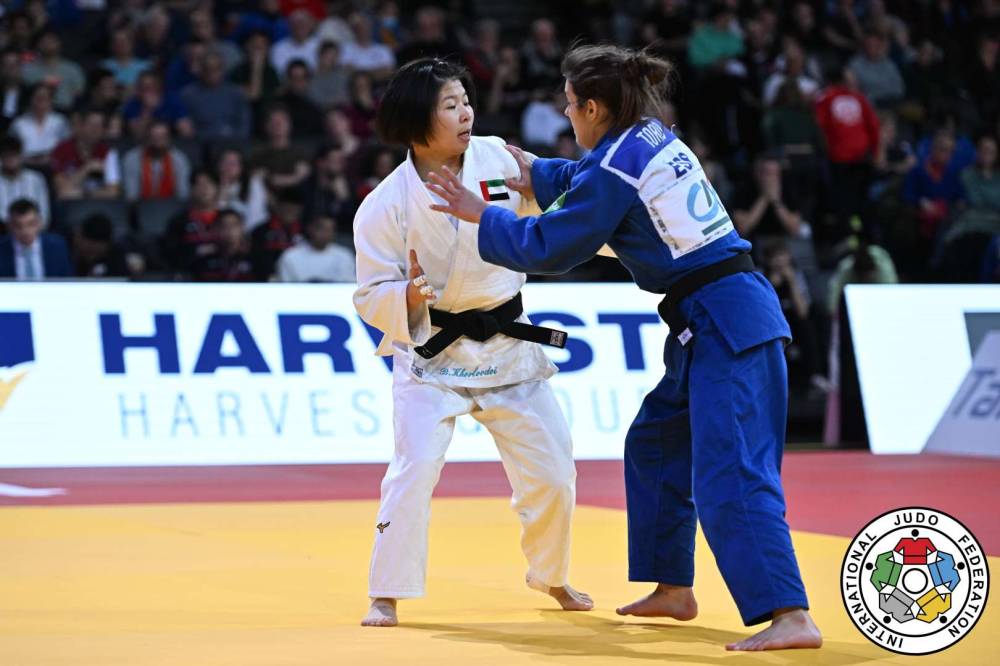 لاعبتنا بشيرات الخامسة