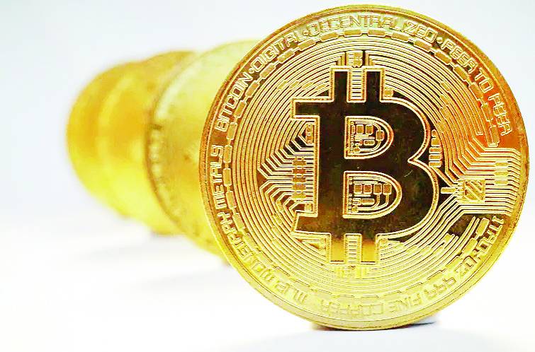 البيتكوين تكافح فوق 66 ألف دولار
