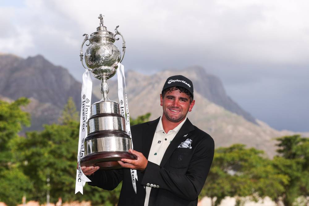 جارفيس يرفع كأس بطولة جنوب أفريقيا المفتوحة