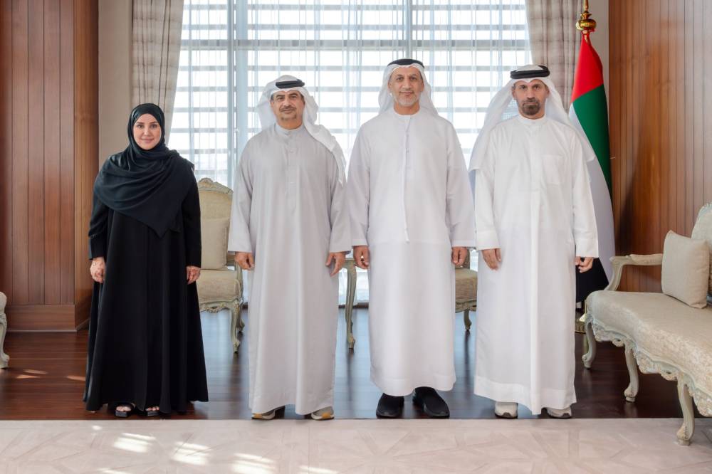 «قضاء أبوظبي» تعتمد كُتّاب عدل حكوميين في «خليفة الإنسانية»