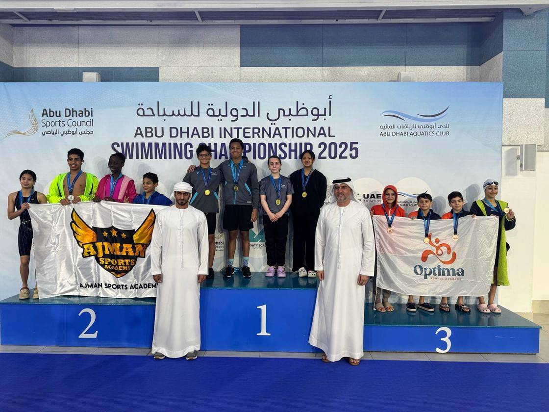 ختام بطولة أبوظبي المجتمعية بمشاركة 600 سباح وسباحة