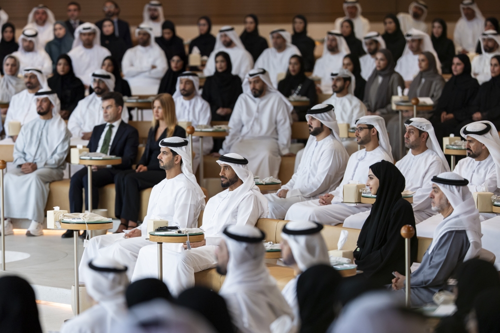 مجلس محمد بن زايد يستعرض «دروس من فكر المؤسس في التعاون»
