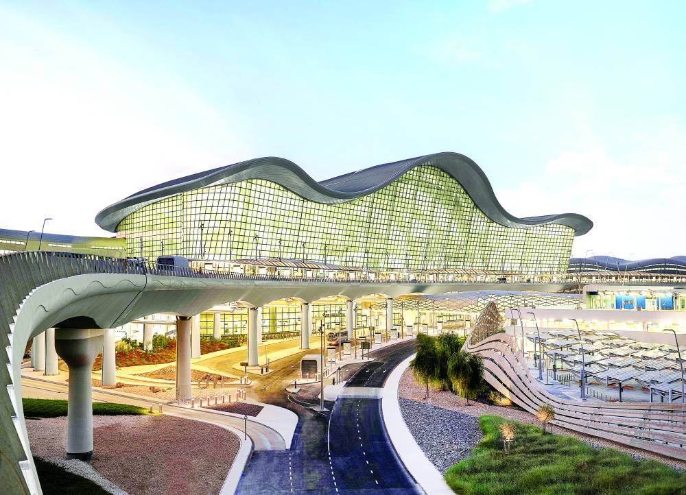 الاستئناف الجزئي للرحلات ينعش حركة المسافرين في مطار دبي