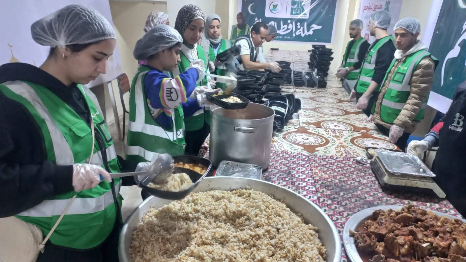 محافظة مصرية توزع 150 ألف وجبة إفطار وسحور