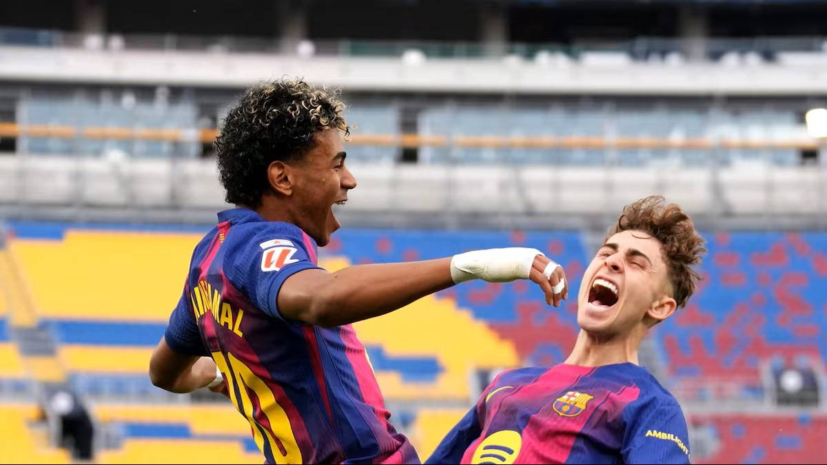 برشلونة ضد نيوكاسل.. لامين يامال و3 لاعبين في مواجهة خطر الطرد