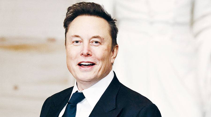 إيلون ماسك يقترب من لقب أول تريليونير في التاريخ