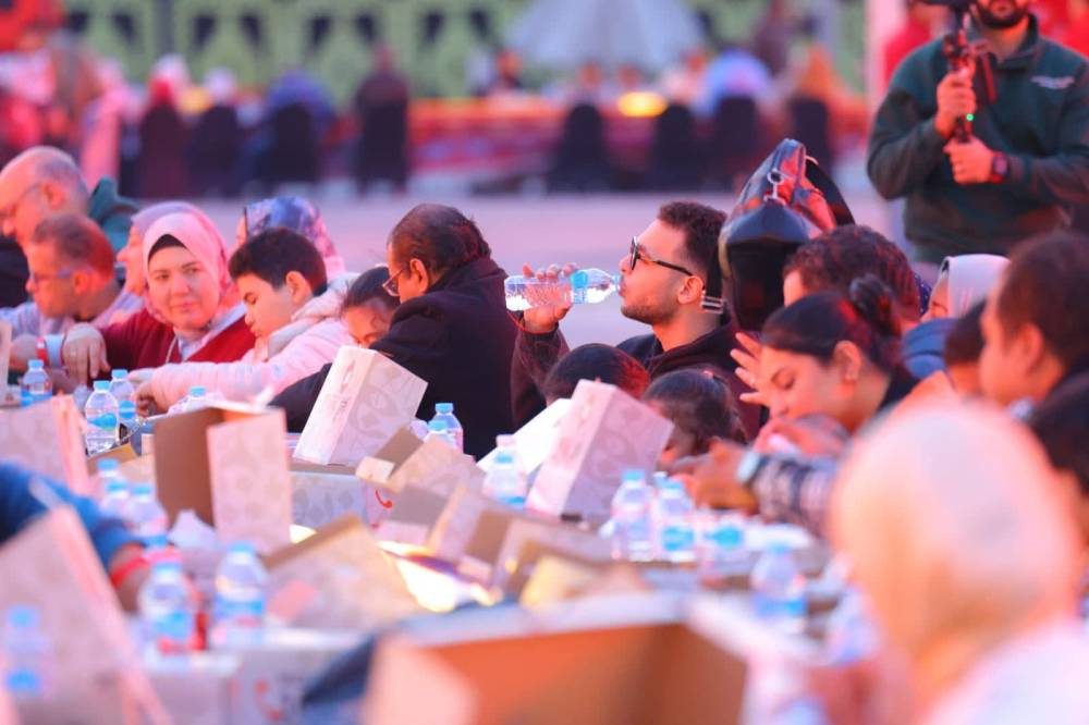 وزارة مصرية تدخل «غينيس» بأكبر إفطار جماعي