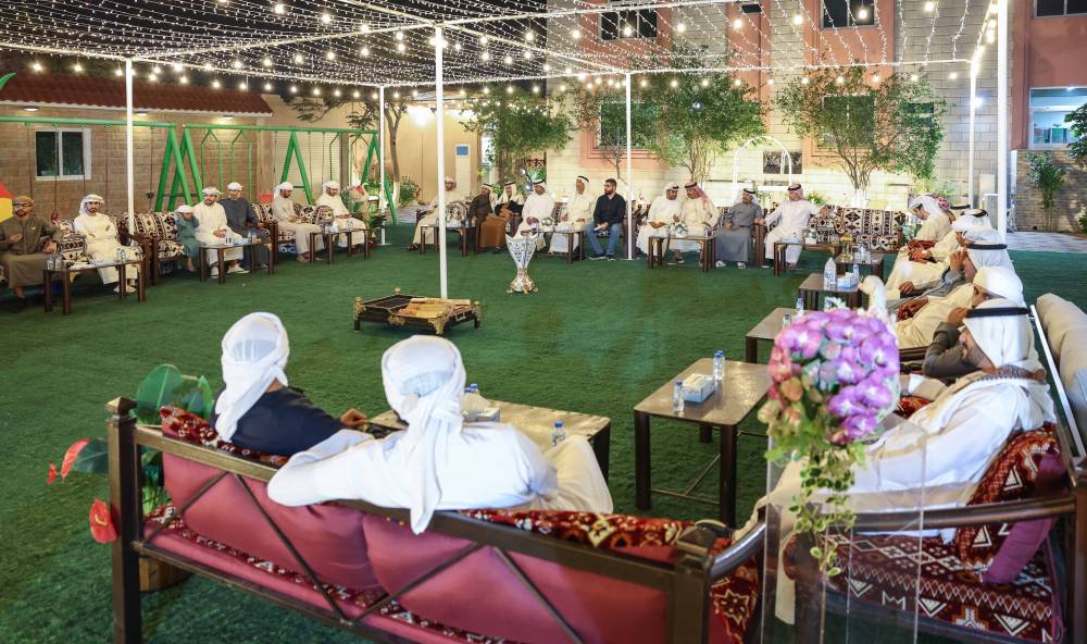 المشاركون في المجلس       تصوير ـ محمد السماني 