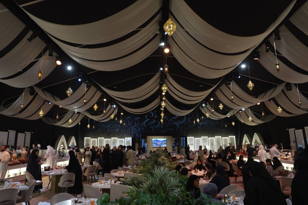 جميلة القاسمي تشارك في إفطار مع «التمكين الاجتماعي»