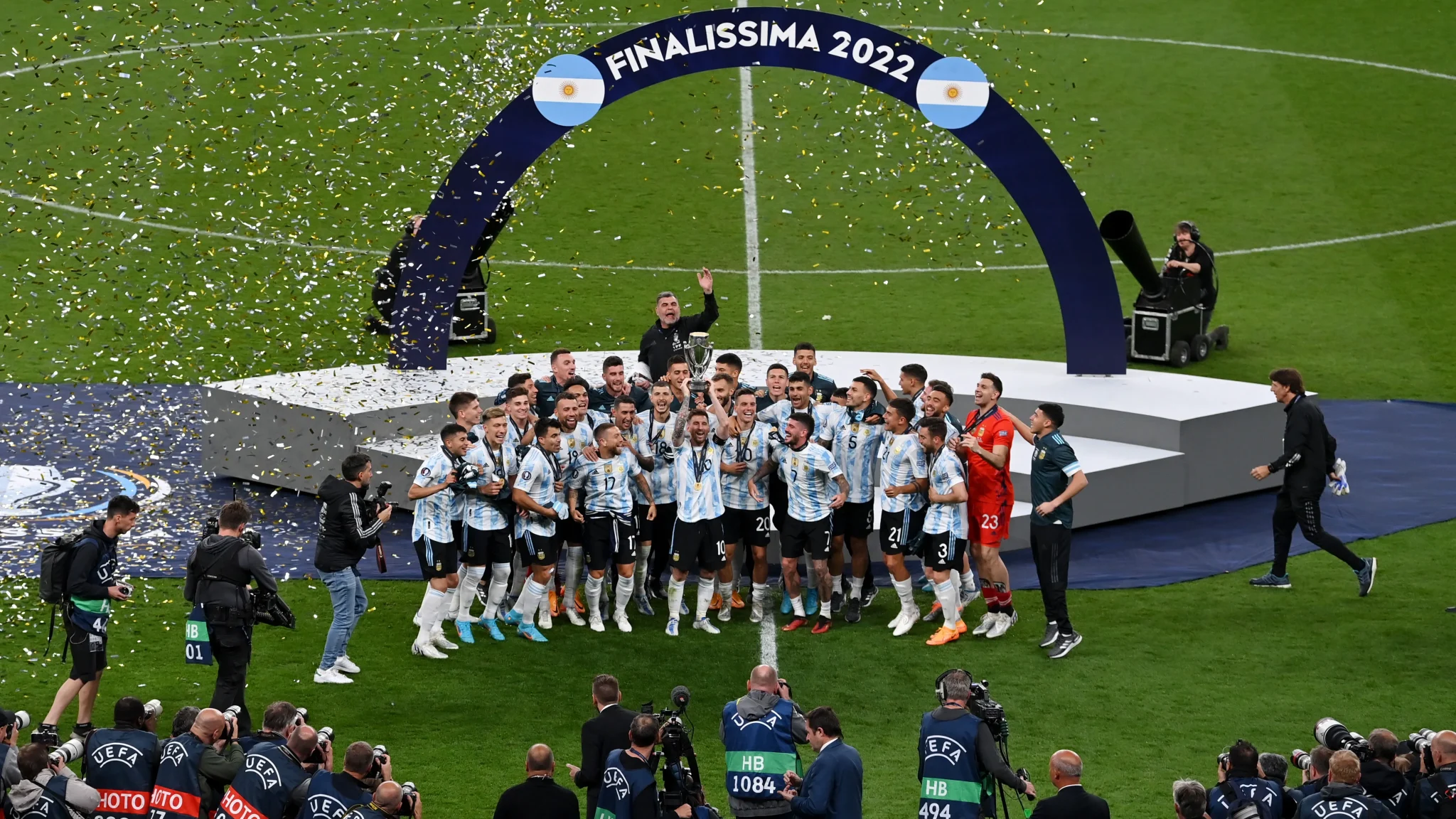 مدريد تقترب من استضافة «الفيناليسيما» بين إسبانيا والأرجنتين