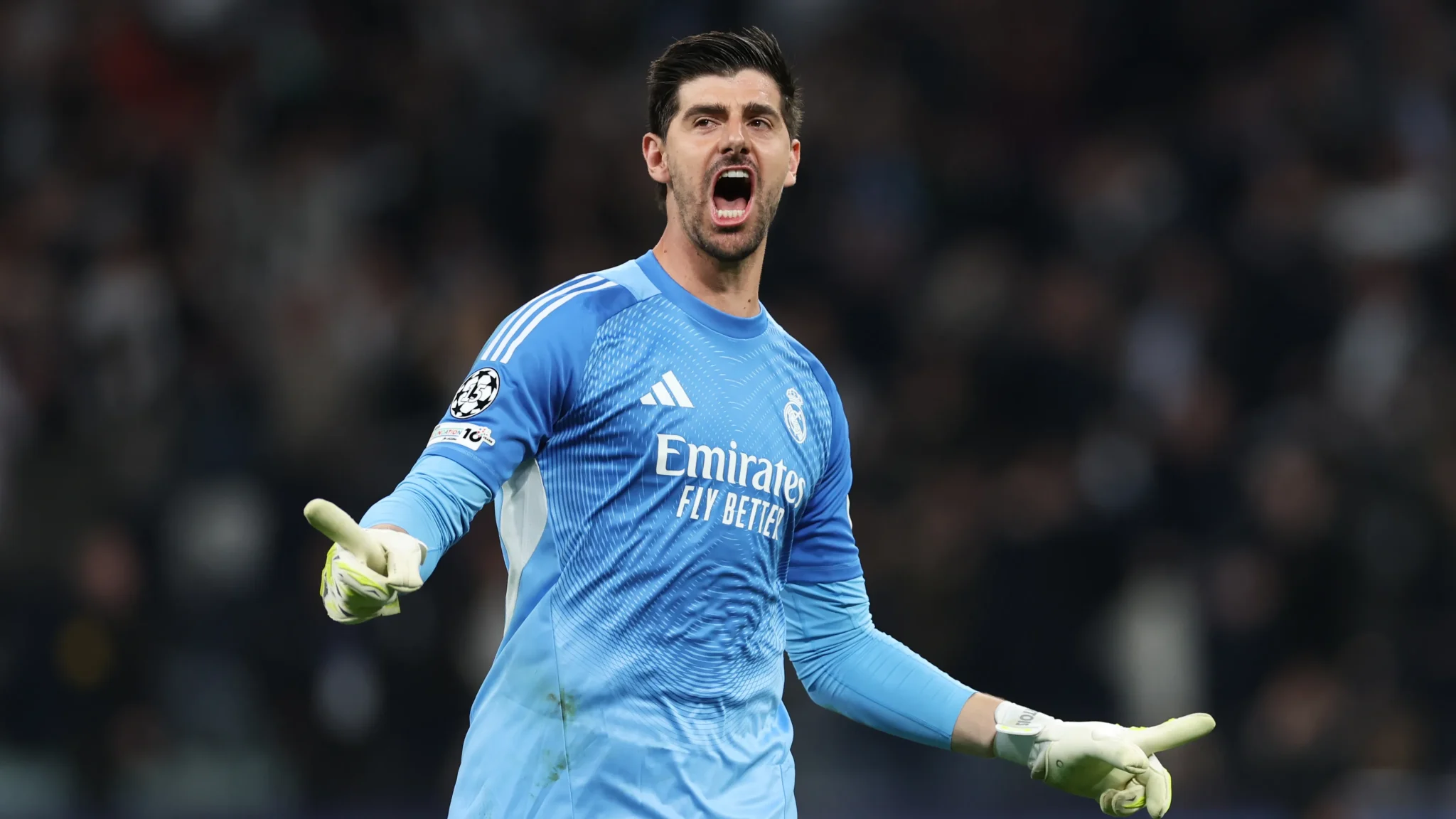 حارس ريال مدريد: لسنا «حضانة أطفال» ولا نعيش في كوكب المريخ