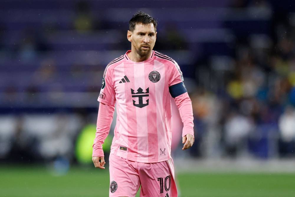 ناشفيل يحرم ميسي من الهدف 900