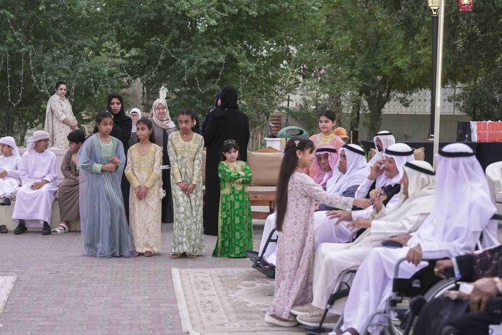 «أطفال الشارقة» تنظم إفطار جماعي لمنتسبيها مع كبار السن