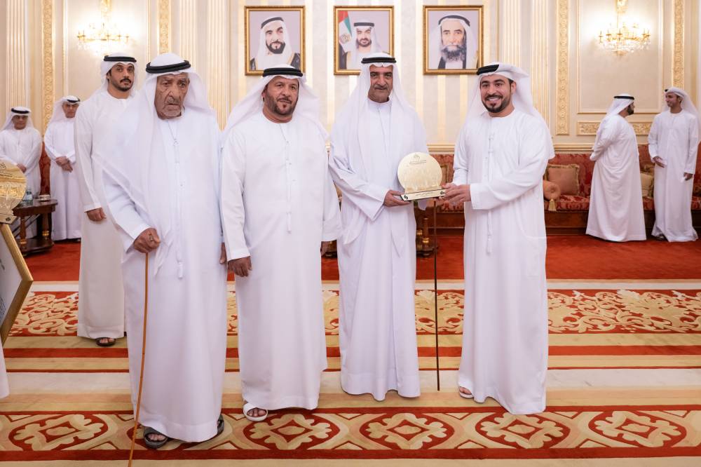 الشرقي يستقبل فريق «دبا للثقافة والفنون» الفائز بجوائز «الدن» في مسقط