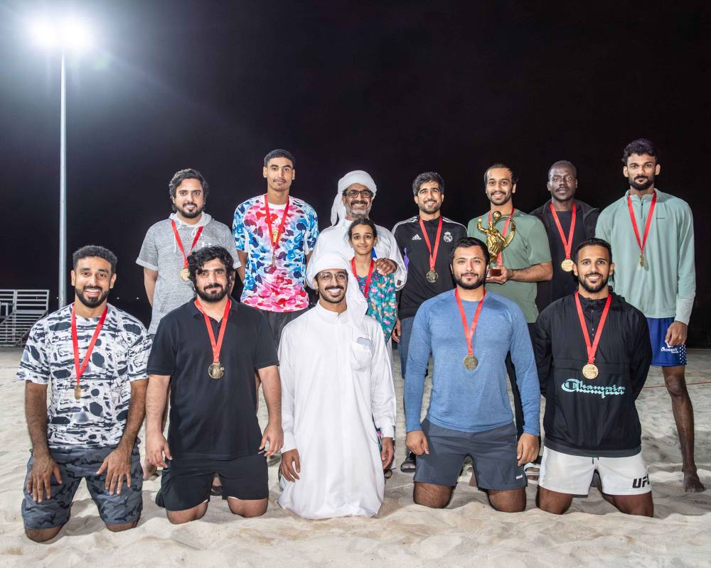 عبد الله بن دلموك يتوج فريق العوير بالمركز الأول 