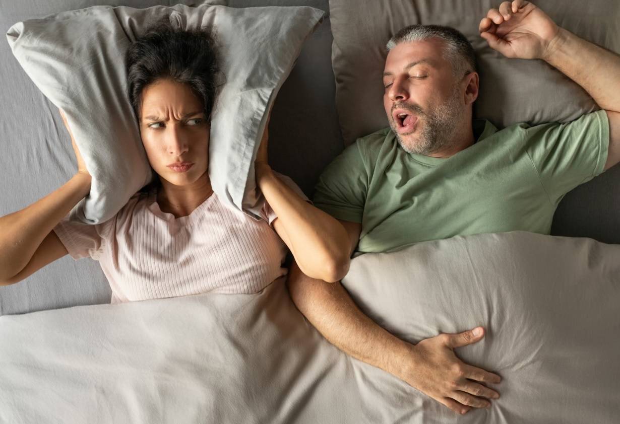 الشخير وراء نصف حالات الطلاق في بريطانيا