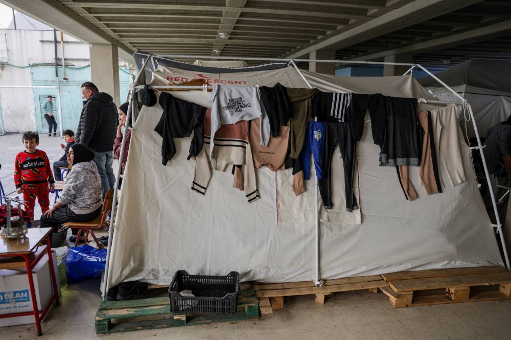 من النزوح إلى «الرفض».. لبنانيون يبحثون عن مأوى وسط الحرب