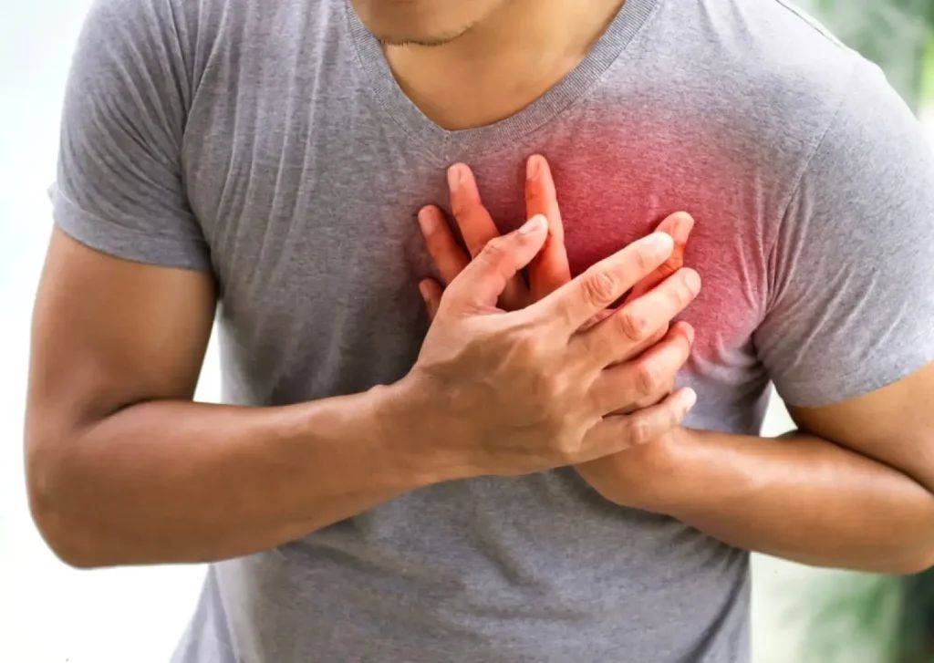 تحذير طبي جديد: الملايين قد يحتاجون أدوية الكوليسترول في سن الثلاثين