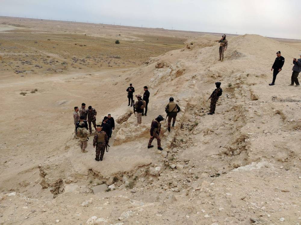  جانب من الجولة التفقدية لبعض المواقع الأثرية بمحافظة الأنبار (الخليج) 