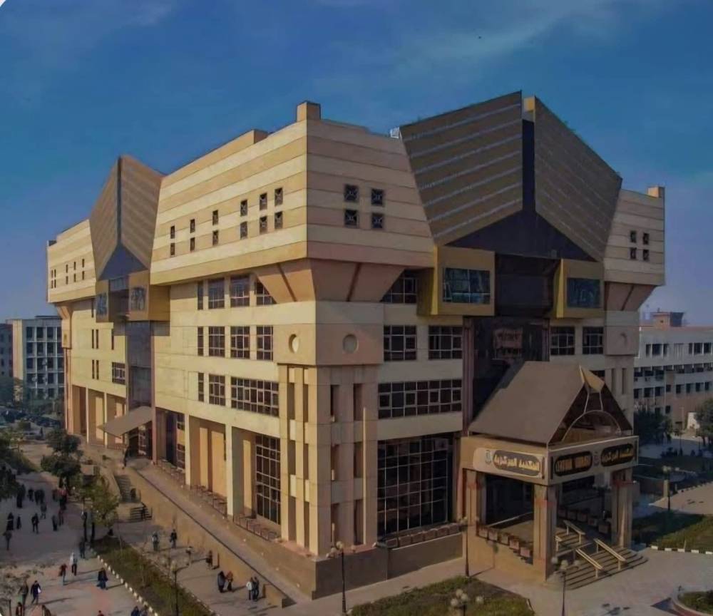 99 ألف رسالة علمية في مكتبة جامعة القاهرة