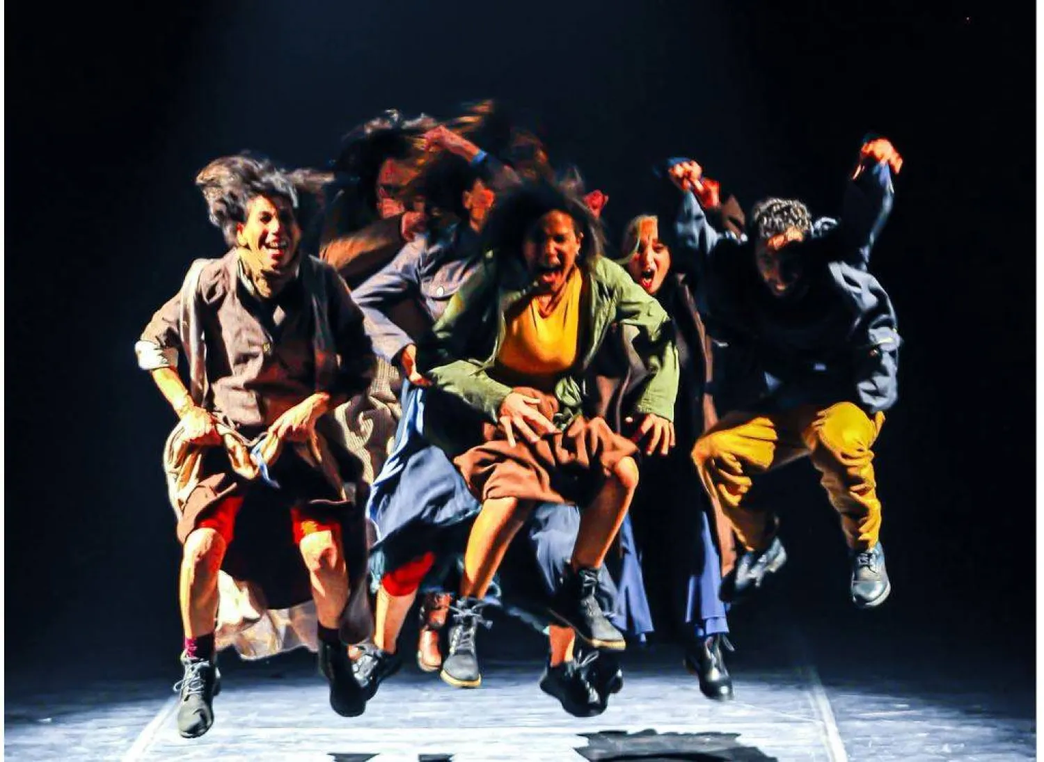  مشهد من عرض «الهاربات» 