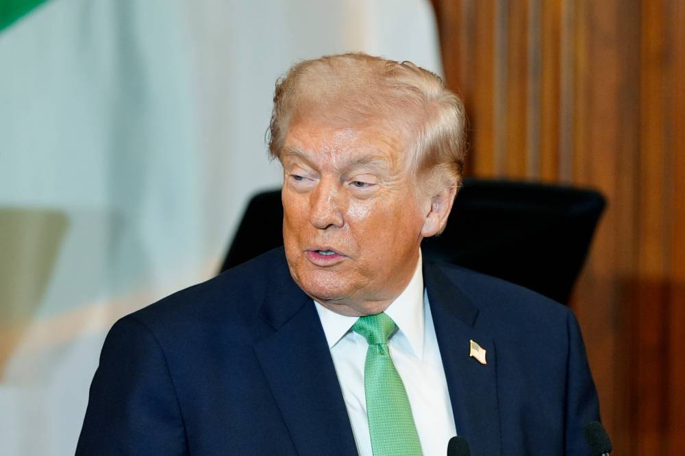 ترامب: إيران كانت على بٌعد أسبوعين من «النووي»