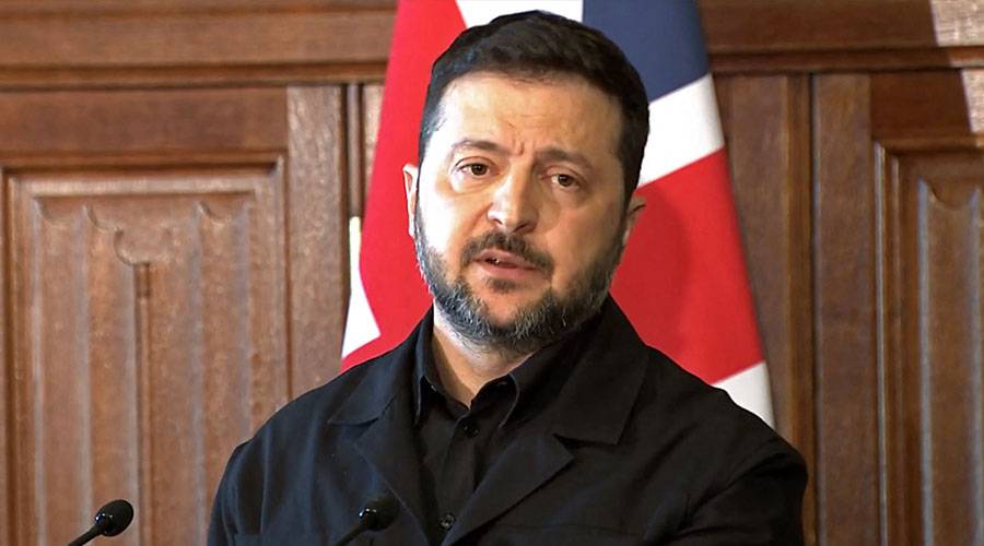 زيلينسكي: نشر 200 خبير في الشرق الأوسط للتصدي لمسيرات إيران