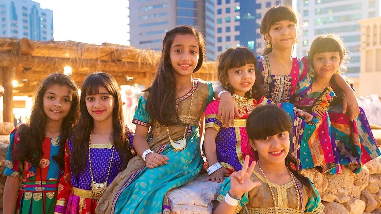 الاستعداد للعيد.. فرحة تملأ البيوت وتبهج القلوب