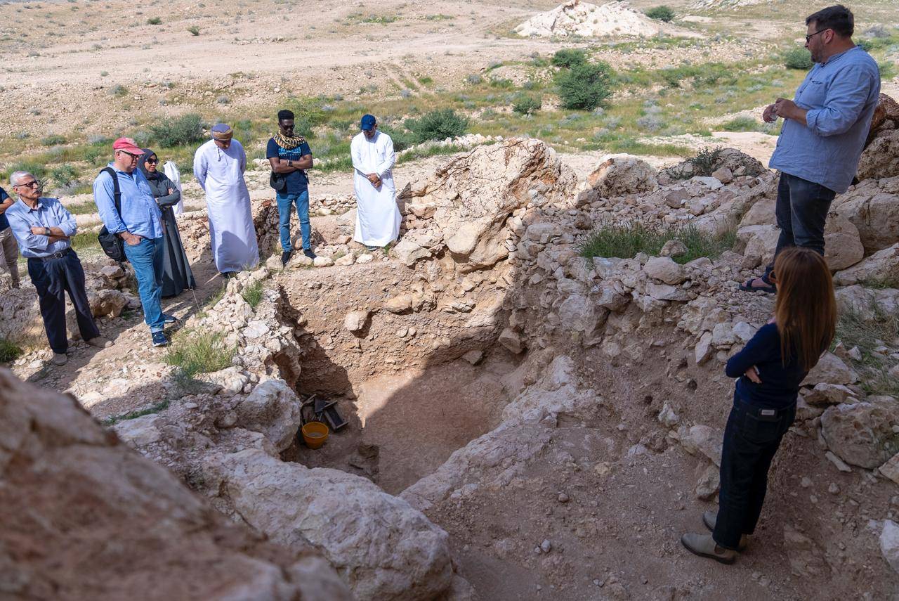 بدء الترشح لأولى دورات «منح الزمالة الإرشادية للشباب الإماراتي» في موقع الفاية للتراث العالمي