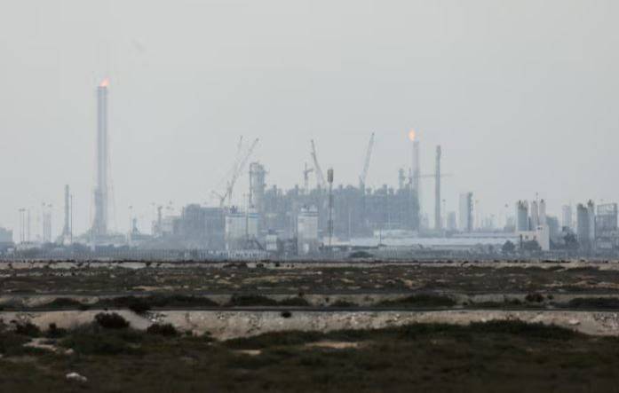 الداخلية القطرية: نتعامل مع حريق في راس لفان جرّاء استهداف إيراني