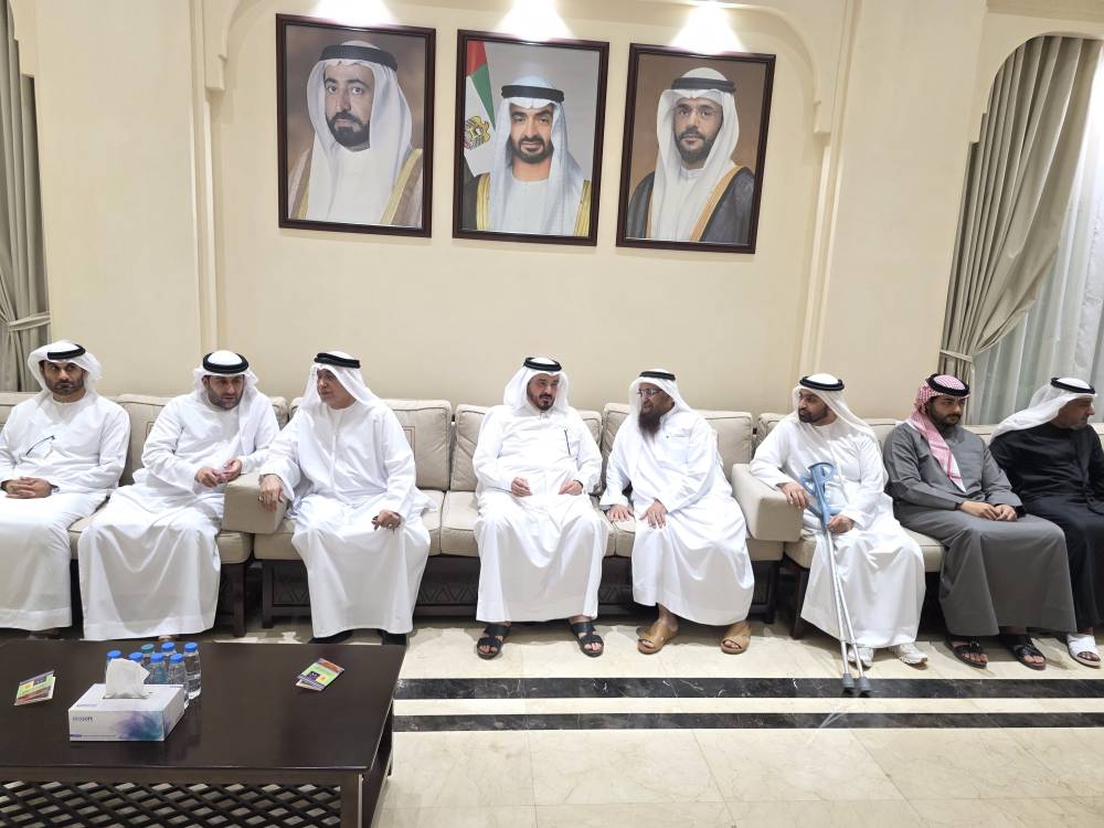 عبدالله بن محمد وماجد بن سلطان يعزيان الأسرة 