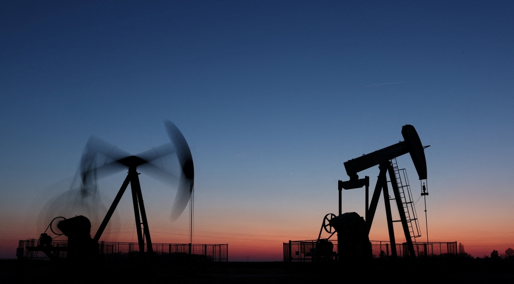 حرب إيران تتلاعب بأسعار النفط