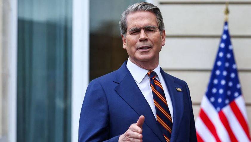 وزير الخزانة الأمريكي: نشهد انشقاقات على جميع المستويات في إيران