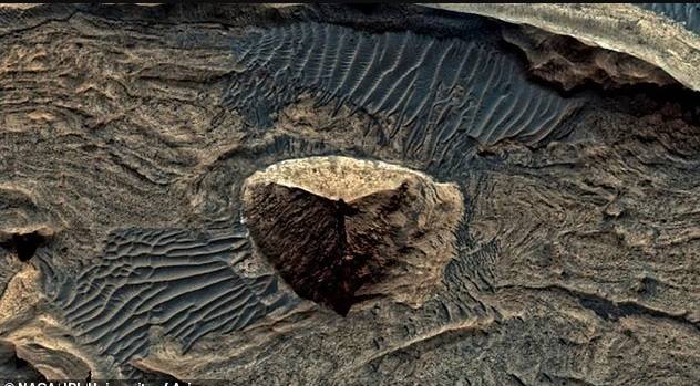 الهرم على المريخ